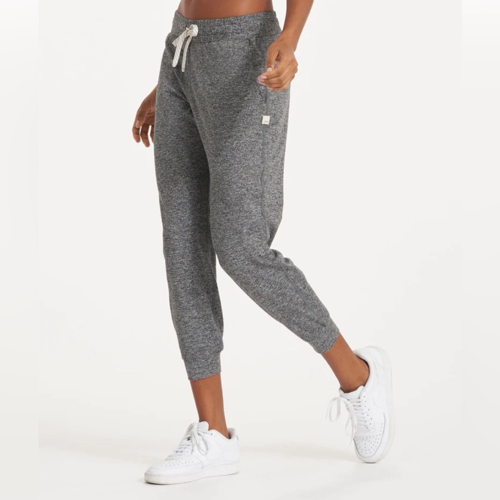 Vuori Performance Jogger - Heather Grey